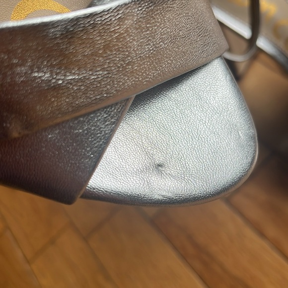 SAM EDELMAN Women's Yancy Block-Heel Crossover Sandals, Silver. Size 7. - Picture 4 of 15